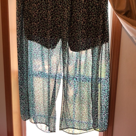 Cute Torrid Breakaway Slacks, Sheer w/ Shorts. New.  Floral on Navy. - Picture 8 of 13